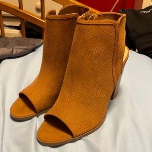 Miranda Perforated Heeled Sandal - Camel